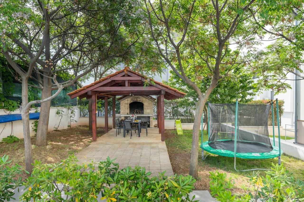 Villa Mirela เพทรอซาเน ภายนอก รูปภาพ